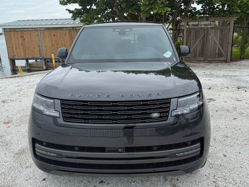 Used 2025 Land Rover Range Rover SE AWD/4WD image 9