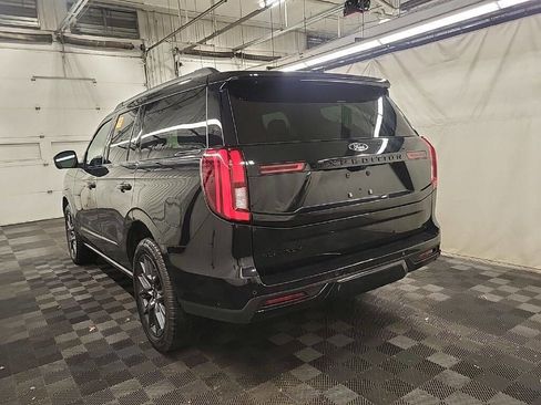 Used 2025 Ford Expedition Platinum w/ Stealth Performance Package AWD/4WD image 2