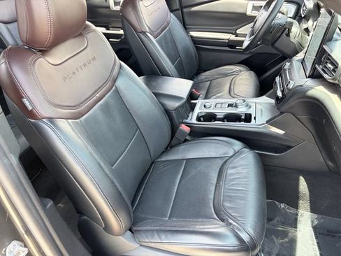 Used 2020 Ford Explorer Platinum w/ Premium Technology Package AWD/4WD image 11