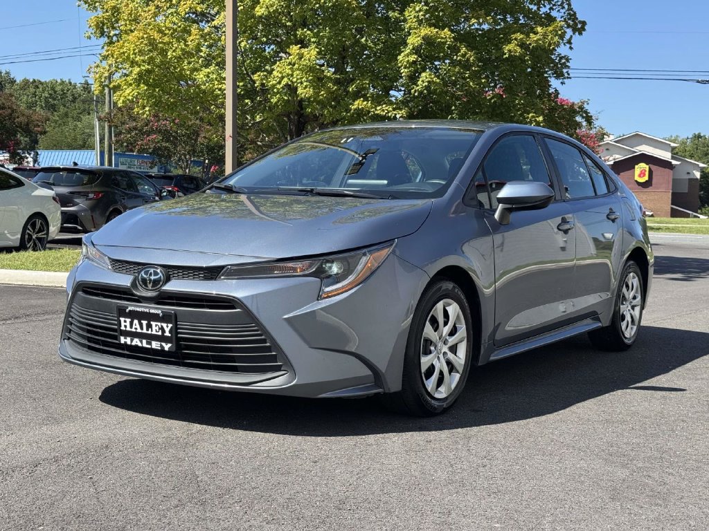 Used 2025 Toyota Corolla LE FWD image 24