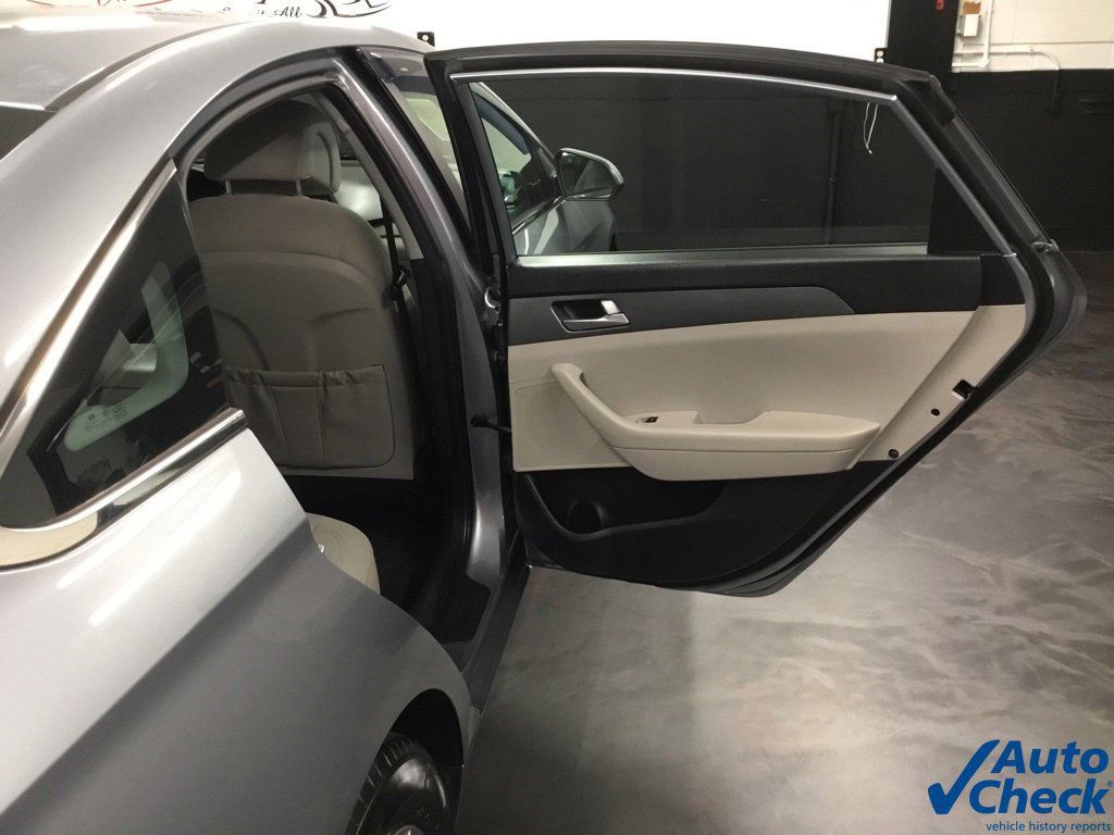 Used 2017 Hyundai Sonata SE FWD image 34