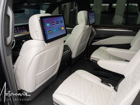 Used 2025 Cadillac Escalade Sport Platinum w/ LPO, Floor Liner Package image 18