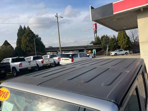 Used 2018 Jeep Wrangler Unlimited Sport S image 12