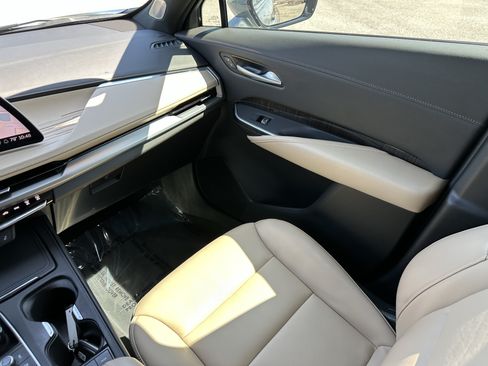 Used 2025 Cadillac XT4 Premium Luxury w/ Cold Weather Package FWD image 16