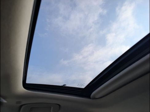 Used 2025 Toyota Corolla XLE image 23