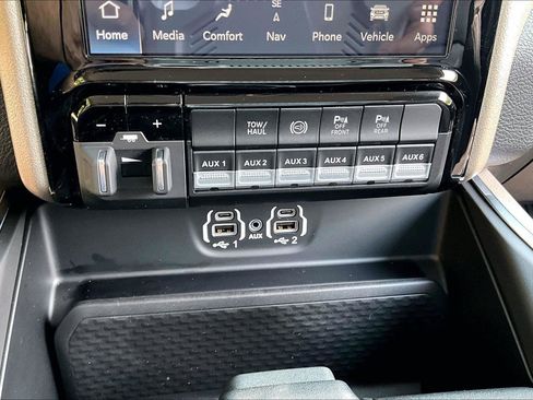 Used 2024 RAM 3500 Laramie w/ Chrome Bumper Package AWD/4WD image 33