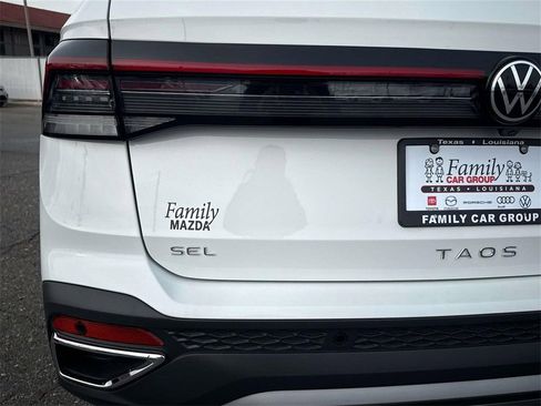 New 2026 Volkswagen Taos SEL AWD/4WD image 8