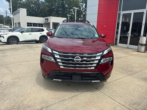 Used 2024 Nissan Rogue Platinum w/ Platinum Premium Package FWD image 2