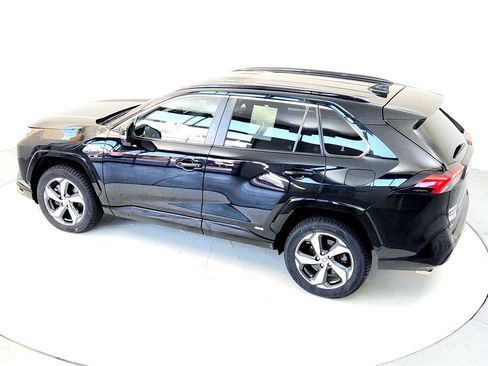 Certified 2022 Toyota RAV4 SE image 16