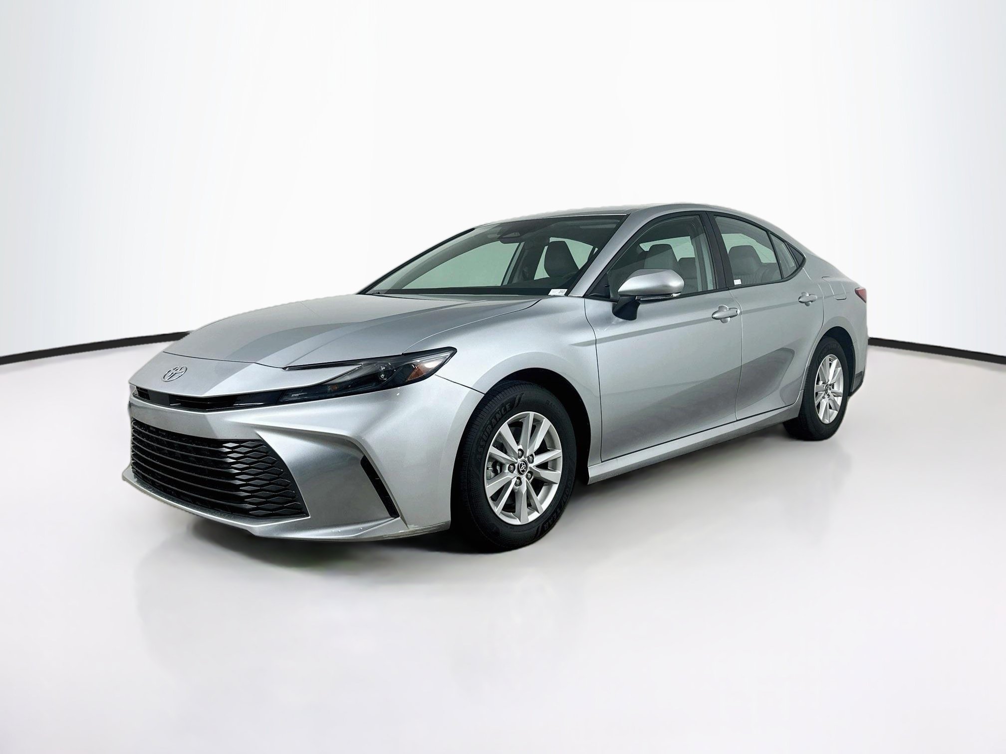 Used 2025 Toyota Camry LE FWD image 3