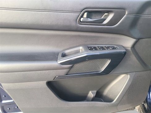 Used 2024 Nissan Pathfinder SV image 18