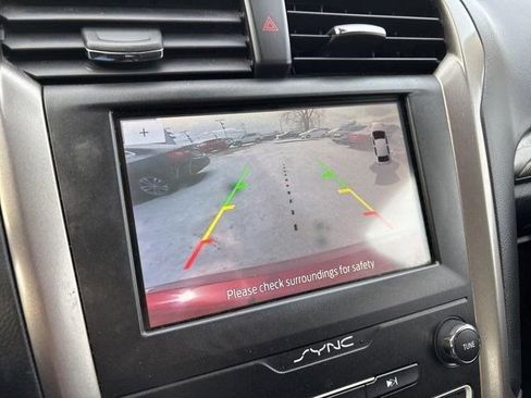 Used 2020 Ford Fusion SE image 25