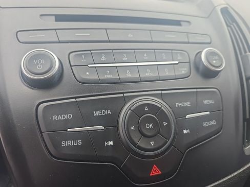 Used 2017 Ford Escape SE image 18