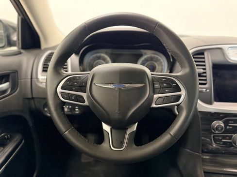 Used 2022 Chrysler 300 Touring L RWD image 14