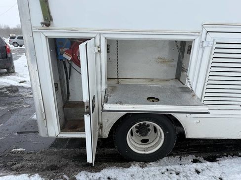 Used 2008 Ford E-350 and Econoline 350 Super Duty image 18