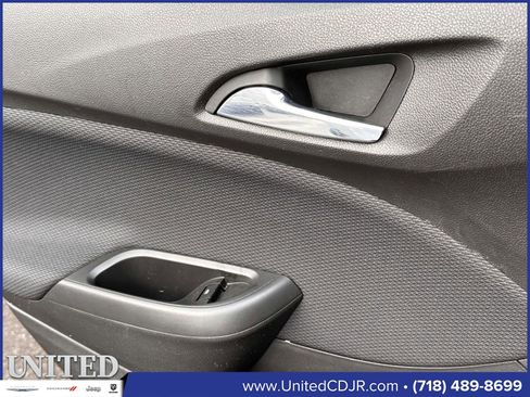 Used 2017 Chevrolet Cruze LT w/ Convenience Package image 17