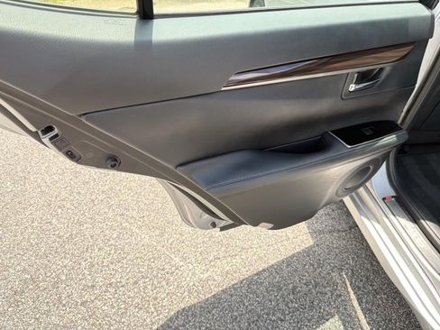 Used 2016 Lexus ES 350 w/ Luxury Package w/Wood Trim FWD image 21