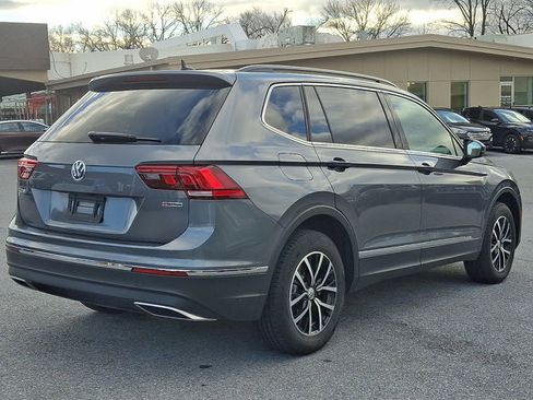 Used 2021 Volkswagen Tiguan SE w/ Panoramic Sunroof Package image 4
