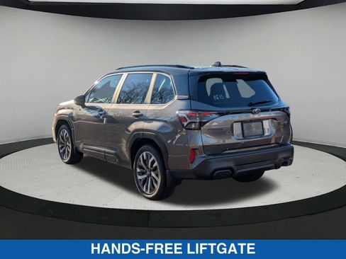 Used 2025 Subaru Forester Touring image 5