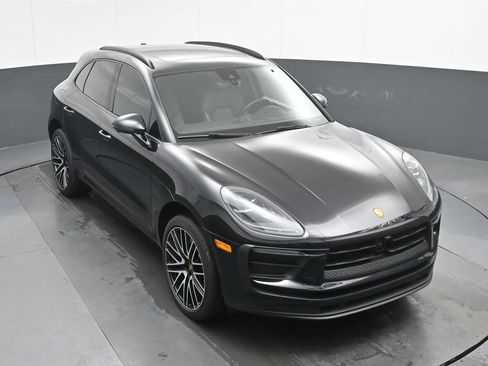 Used 2022 Porsche Macan AWD/4WD image 35