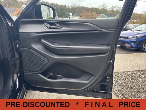 Used 2023 Jeep Grand Cherokee L Laredo AWD/4WD image 40
