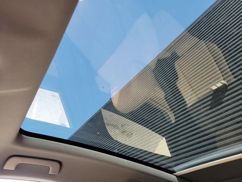 Certified 2025 Porsche Cayenne Coupe image 41