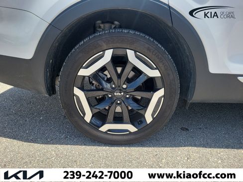 Used 2025 Kia Telluride S FWD image 9