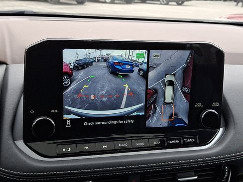 Used 2023 Nissan Rogue SL w/ SL Premium Package image 17