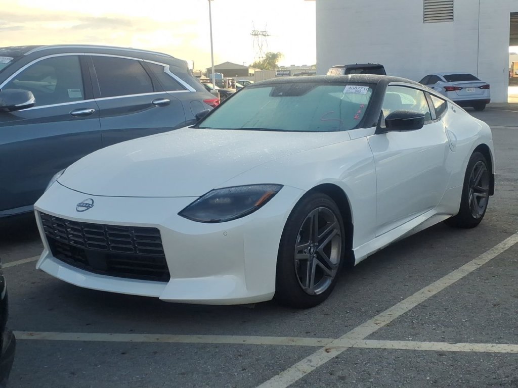 Certified 2026 Nissan Z Sport w/ Floor Mat Package RWD image 6