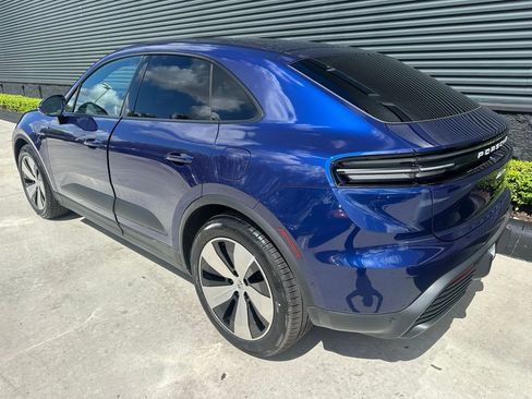 Used 2026 Porsche Macan Electric RWD image 3