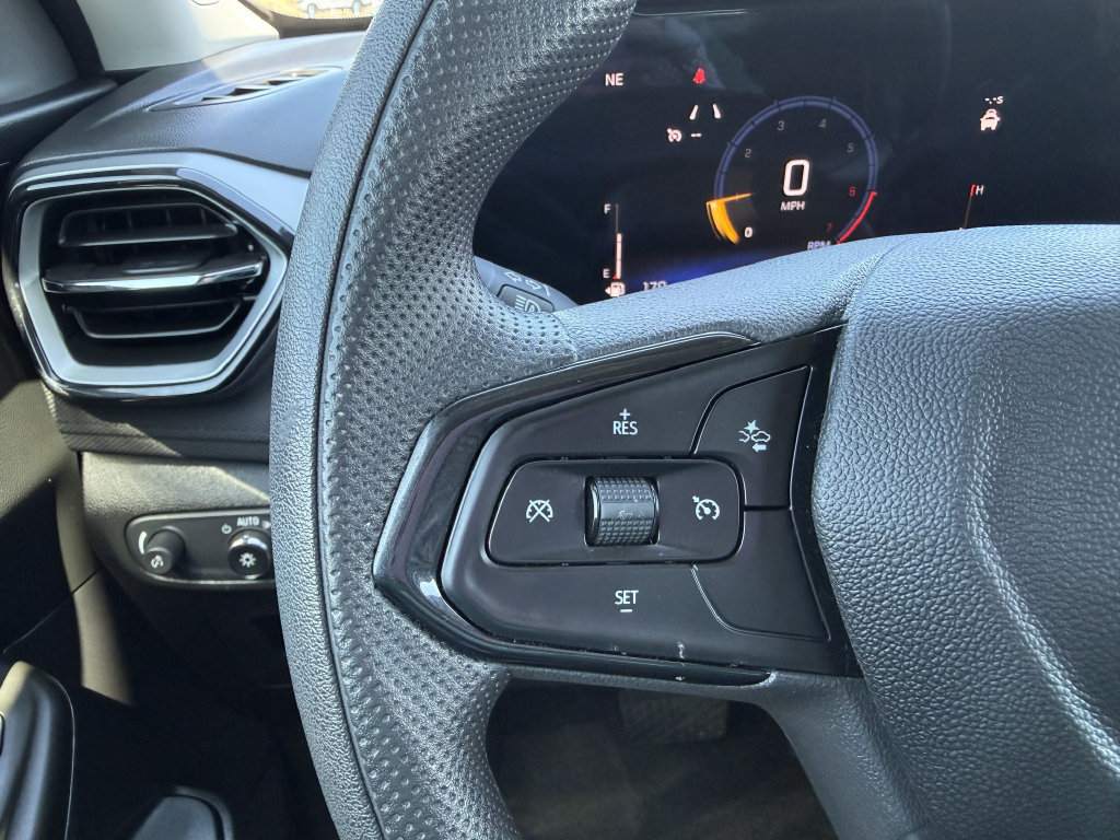 Used 2025 Chevrolet TrailBlazer LT FWD image 18