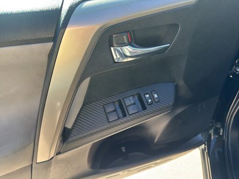 Used 2015 Toyota RAV4 XLE image 9