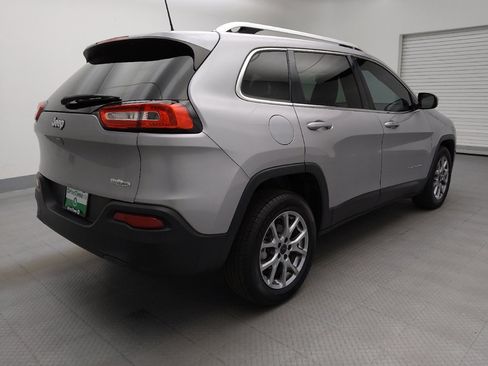 Used 2018 Jeep Cherokee Latitude Plus w/ Comfort/Convenience Group image 9