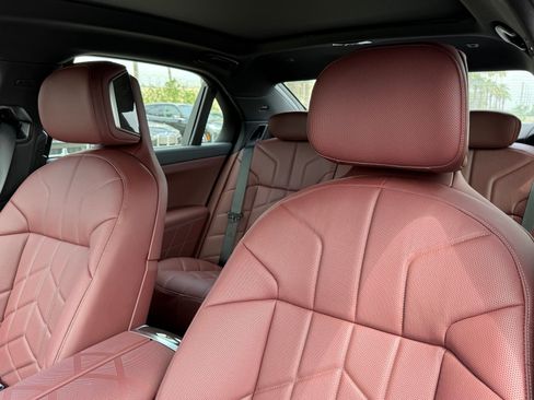 New 2026 BMW 740i w/ Premium Package RWD image 21