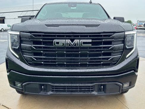 Used 2023 GMC Sierra 1500 Elevation w/ LPO, Elevation Black Package AWD/4WD image 2