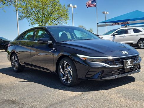 New 2026 Hyundai Elantra Limited FWD image 7