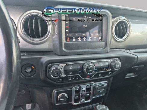 Used 2021 Jeep Wrangler Unlimited Sahara AWD/4WD image 15
