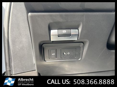 Used 2023 Land Rover Range Rover Evoque R-Dynamic SE image 33