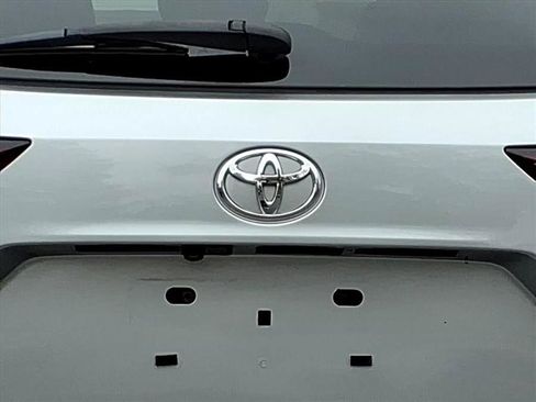 Used 2022 Toyota Highlander XLE image 12