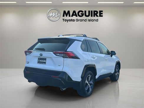 Used 2022 Toyota RAV4 SE image 26