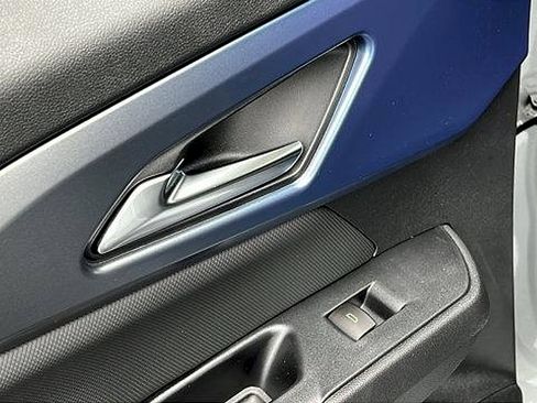 New 2026 Chevrolet Equinox EV LT image 13