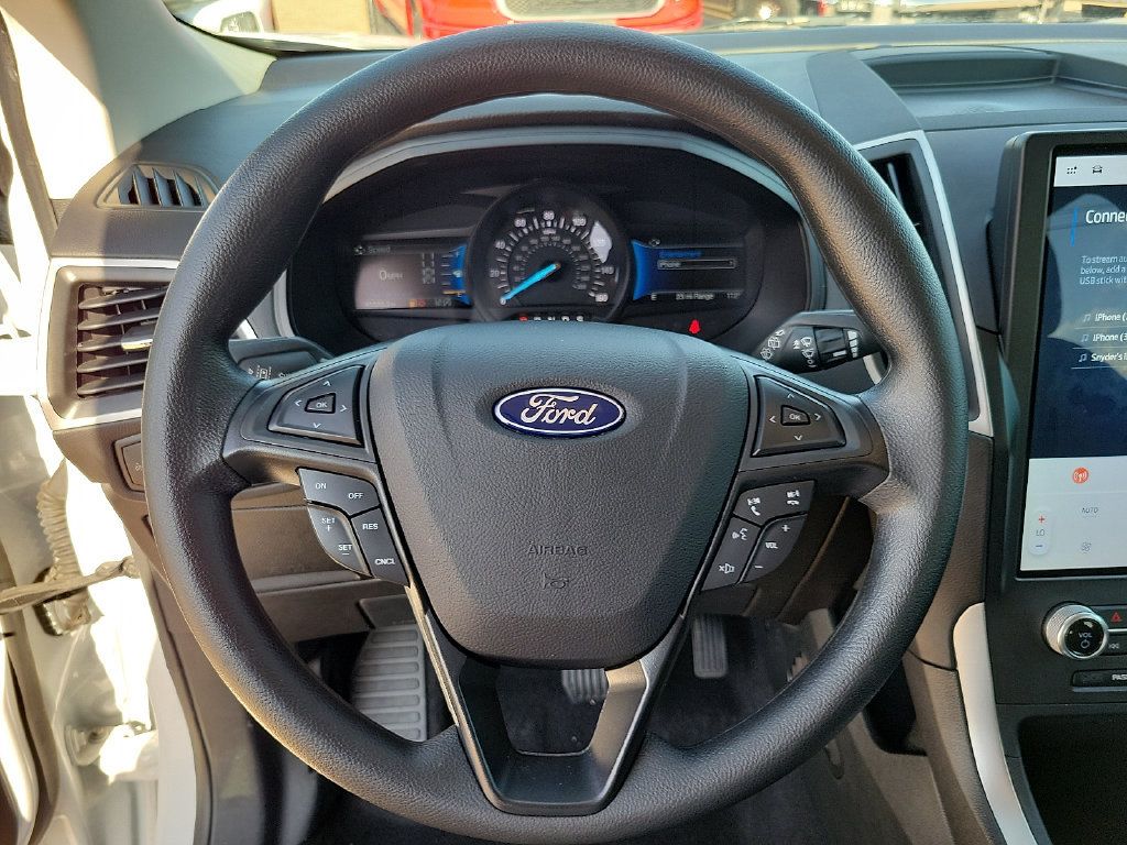 Used 2022 Ford Edge SE w/ Black Appearance Package AWD/4WD image 21