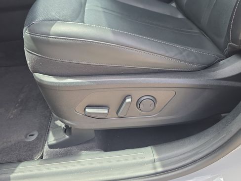 Certified 2023 Kia Sorento SX image 21