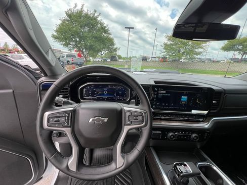 Used 2024 Chevrolet Silverado 1500 LT Trail Boss w/ LT Trail Boss Premium Package AWD/4WD image 45