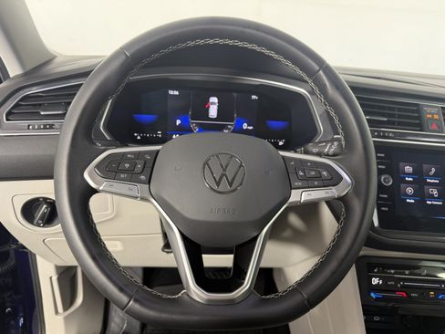 Used 2023 Volkswagen Tiguan SE FWD image 21