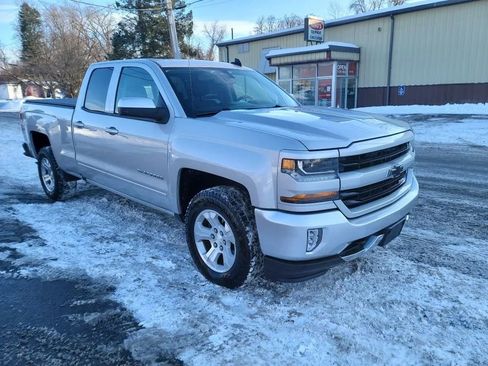 Used 2018 Chevrolet Silverado 1500 LT w/ All Star Edition image 3