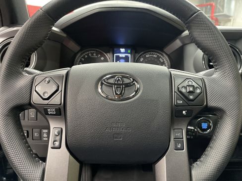 Used 2023 Toyota Tacoma TRD Sport image 18