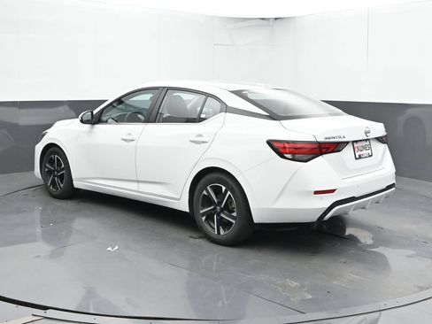 Used 2024 Nissan Sentra SV FWD image 10