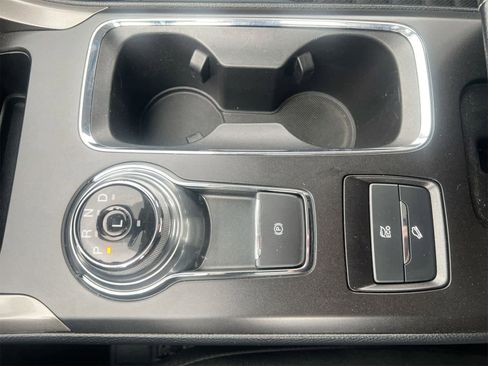 Used 2019 Ford Fusion SE image 32