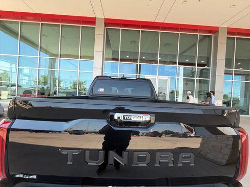 Used 2026 Toyota Tundra Limited AWD/4WD image 8
